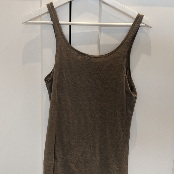 Green tank top - Picture 2 of 2